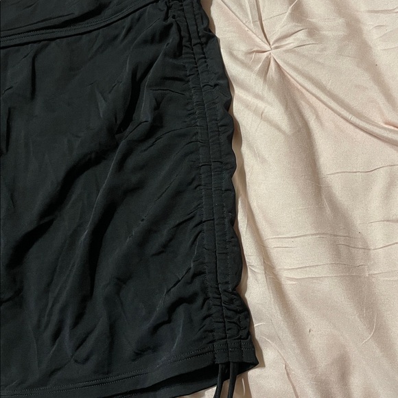 NWT Athleta Aqualuxe Side Scrunch Swim Skirt Black Adjustable Size Small - Picture 6 of 9